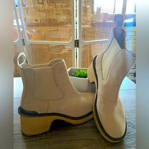 Sorel Chelsea Boots
